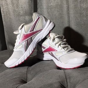 Reebok size 7 tennis shoes